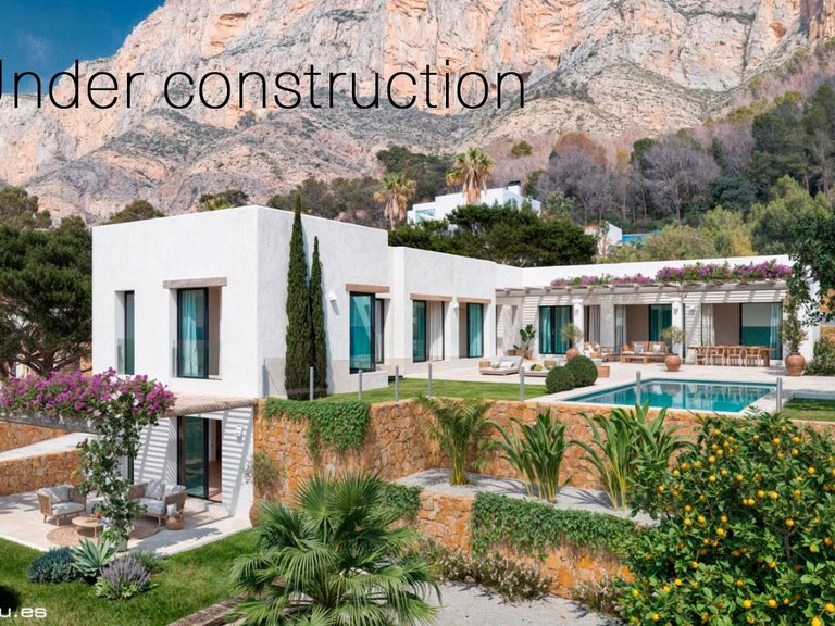 Villa for Sale in Montgó - Ermita, Jávea - Xàbia, Alicante 1