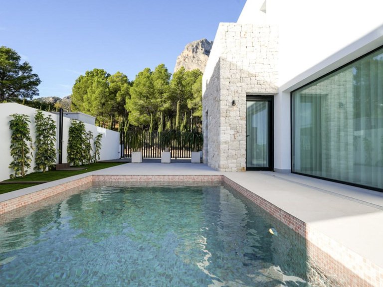 Villa for Sale in Pla de cantal, Polop, Alicante 1