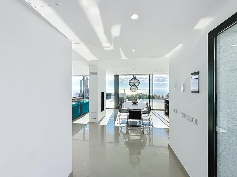 Villa for Sale in El Cuartón - Heliomar, Málaga, Malaga 11
