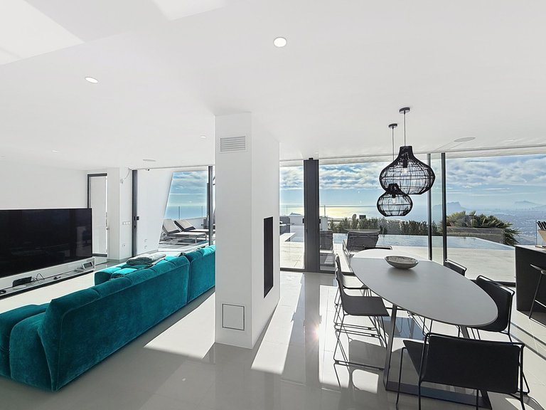 Villa for Sale in El Cuartón - Heliomar, Málaga, Malaga 17