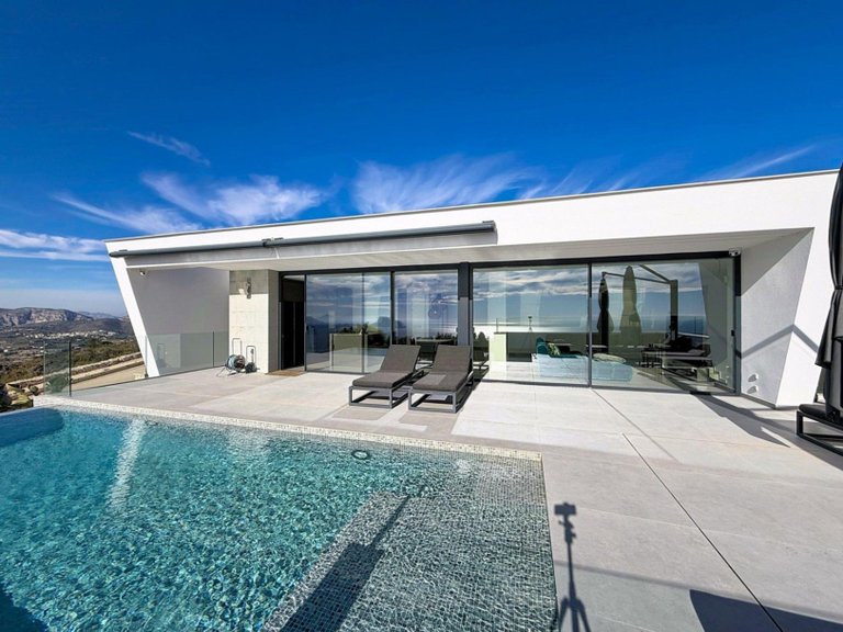 Villa for Sale in El Cuartón - Heliomar, Málaga, Malaga 20