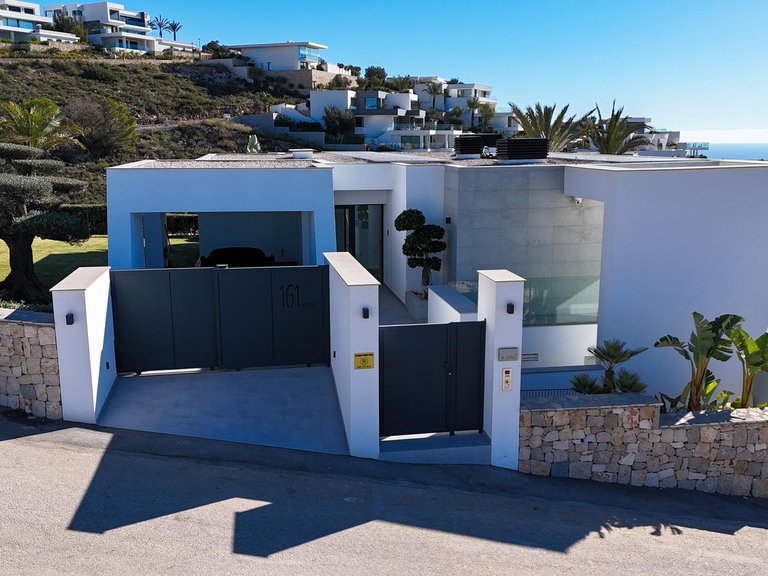 Villa for Sale in El Cuartón - Heliomar, Málaga, Malaga 7