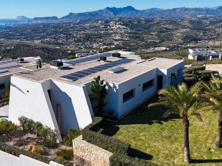 Villa for Sale in El Cuartón - Heliomar, Málaga, Malaga 9
