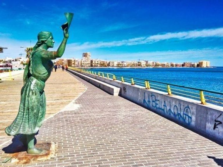 Apartment for Sale in Centro, Torrevieja, Alicante 9