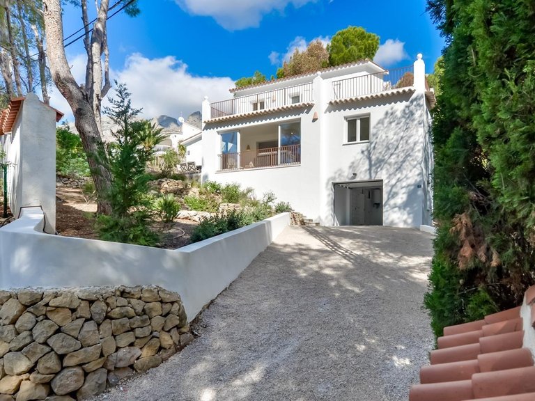 Villa for Sale in Altea la Vella, Altea, Alicante 3