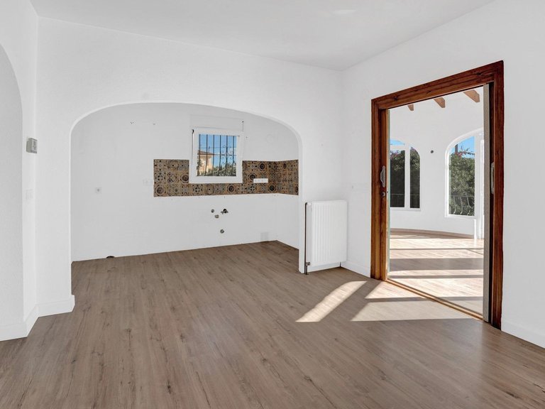 Villa for Sale in Ortenbach, Calpe, Alicante 9