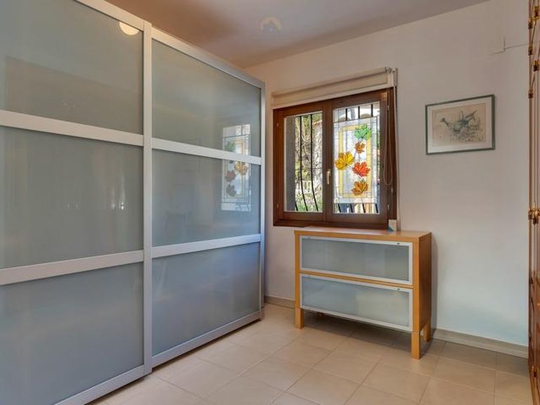 Villa for Sale in Comunidad valenciana, Jalon - Xalo, Alicante 11