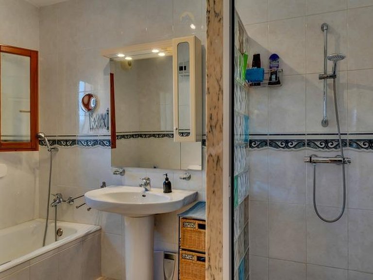 Villa for Sale in Comunidad valenciana, Jalon - Xalo, Alicante 13