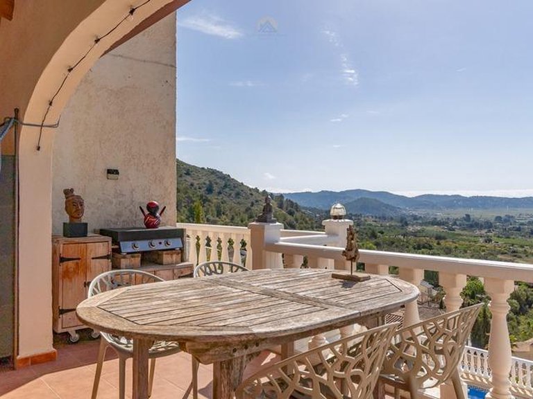 Villa for Sale in Comunidad valenciana, Jalon - Xalo, Alicante 14