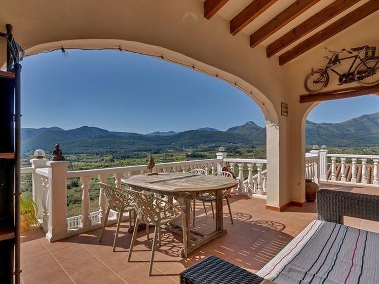 Villa for Sale in Comunidad valenciana, Jalon - Xalo, Alicante 2