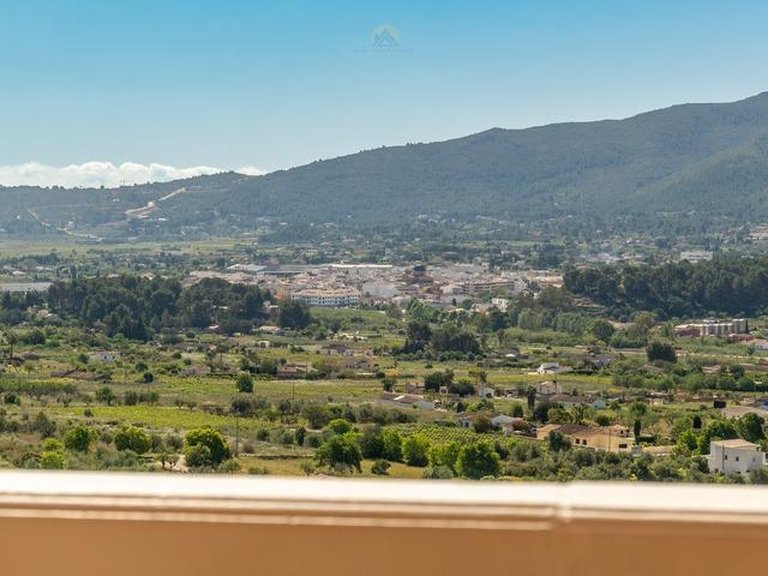 Villa for Sale in Comunidad valenciana, Jalon - Xalo, Alicante 3