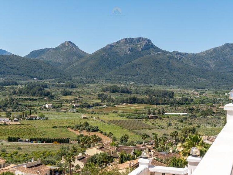Villa for Sale in Comunidad valenciana, Jalon - Xalo, Alicante 37