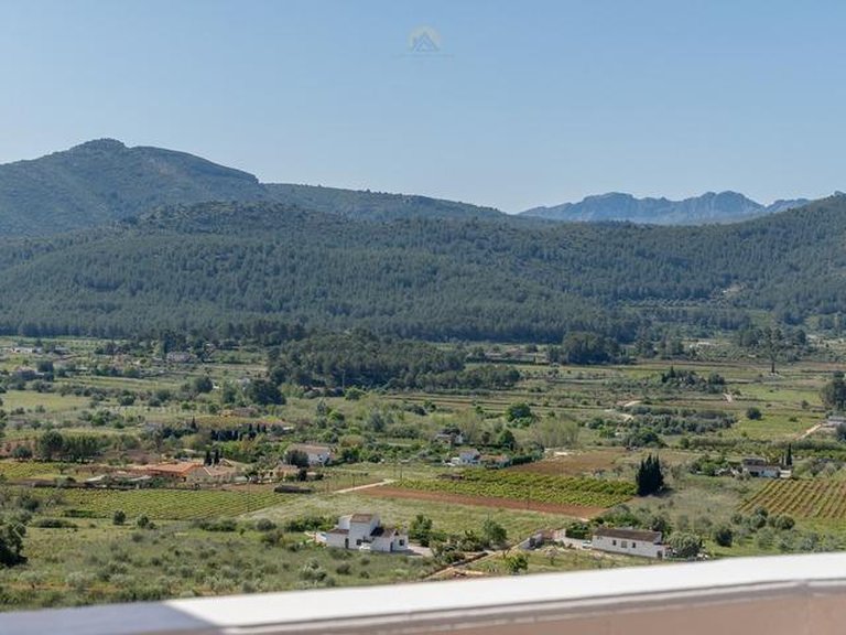 Villa for Sale in Comunidad valenciana, Jalon - Xalo, Alicante 38
