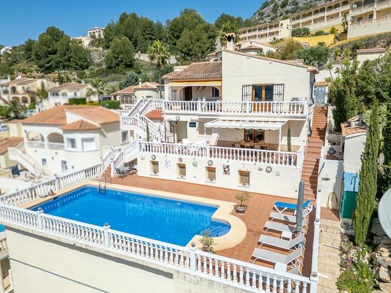 Villa for Sale in Comunidad valenciana, Jalon - Xalo, Alicante 41