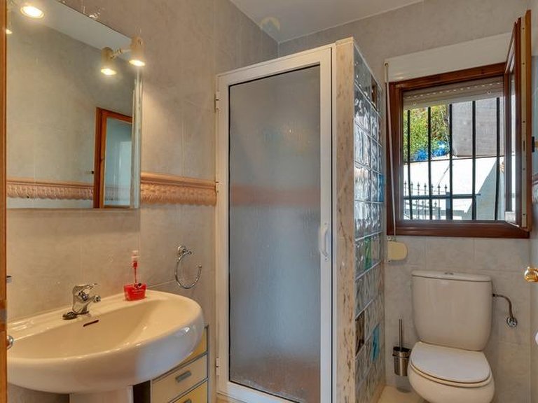 Villa for Sale in Comunidad valenciana, Jalon - Xalo, Alicante 9