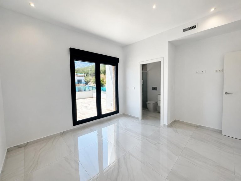 Villa for Sale in Montebello - Nou Espai, La Nucía, Alicante 12