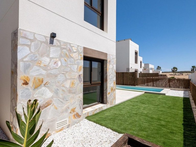 Villa for Sale in Comunidad valenciana, Algorfa, Alicante 5