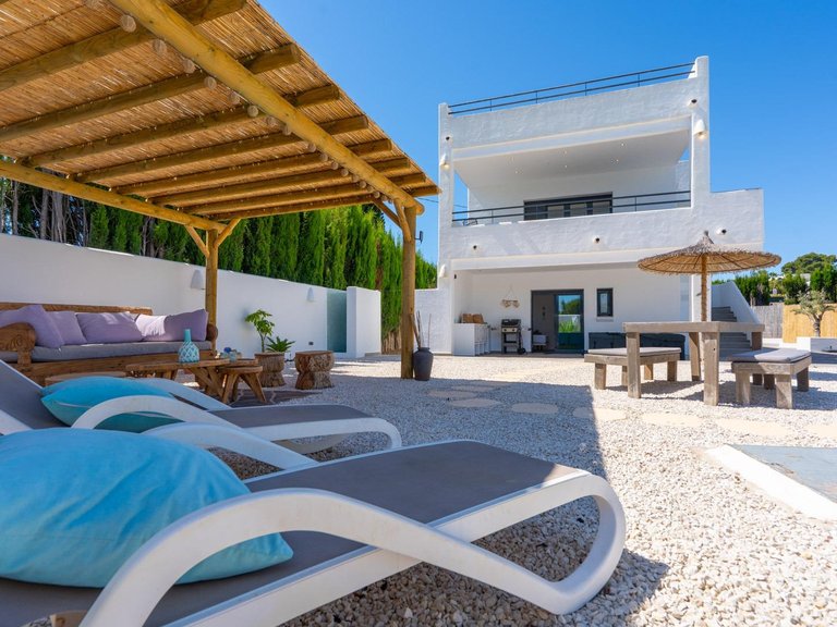 Villa for Sale in El Arenal, Jávea - Xàbia, Alicante 2