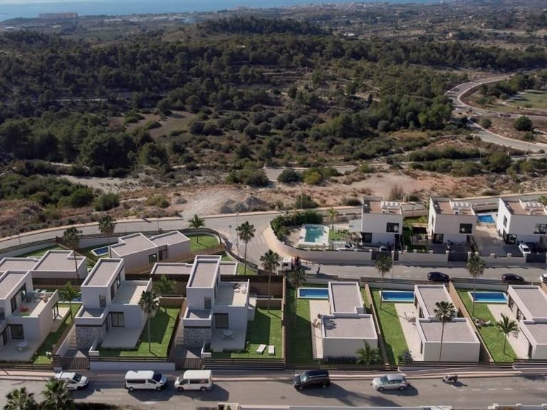 Villa for Sale in Balcón de finestrat, Finestrat, Alicante 3