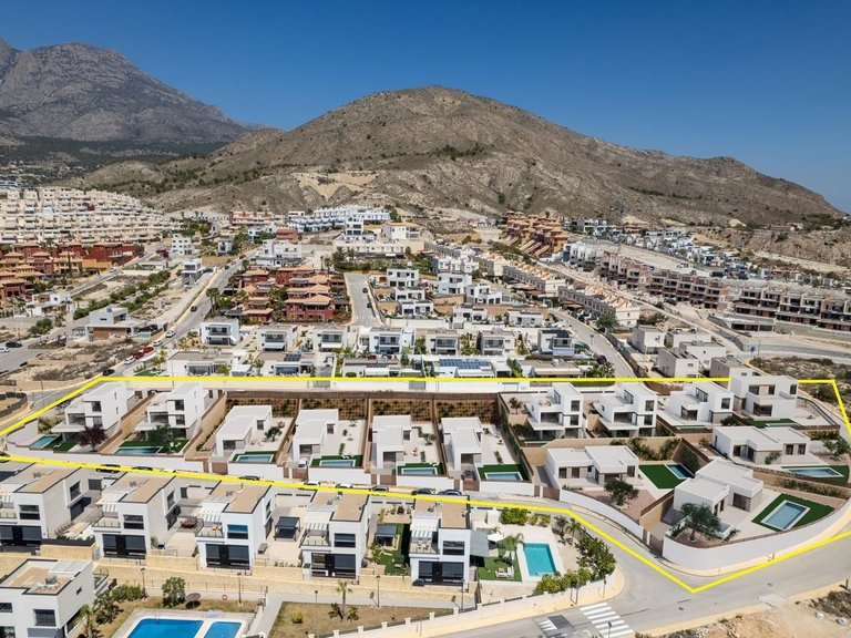 Villa for Sale in Balcón de finestrat, Finestrat, Alicante 11