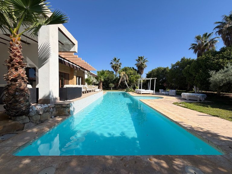 Villa for Sale in Centro, Elche, Alicante 11