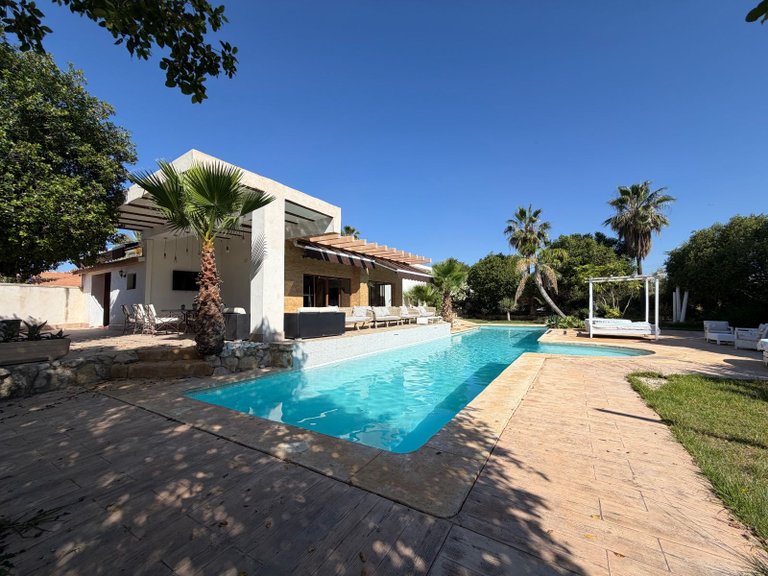 Villa for Sale in Centro, Elche, Alicante 4