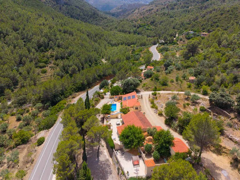 Villa for Sale in Comunidad valenciana, Jalon - Xalo, Alicante 2