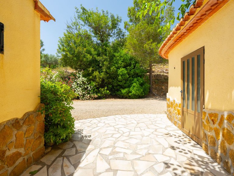Villa for Sale in Comunidad valenciana, Jalon - Xalo, Alicante 45