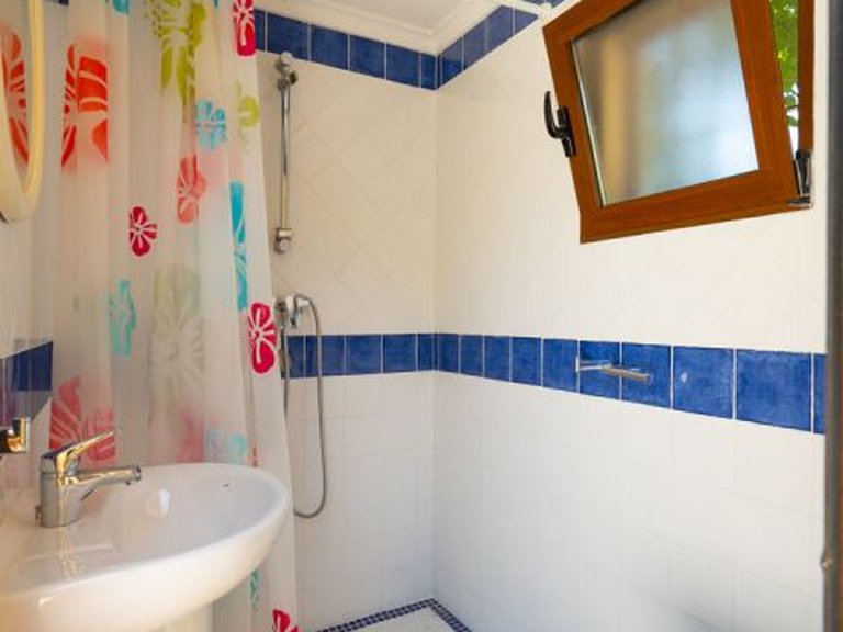 Villa for Sale in Comunidad valenciana, Jalon - Xalo, Alicante 47