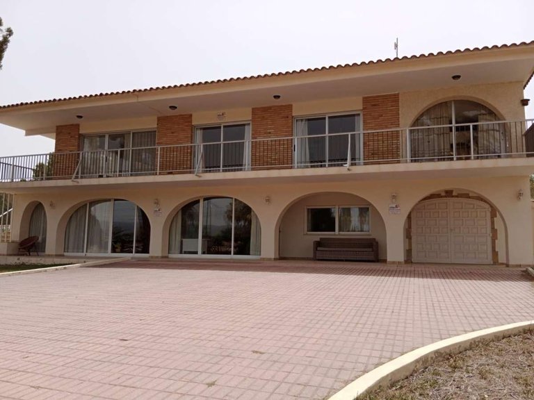 Villa for Sale in Alfaz Del Pi, Alicante 1