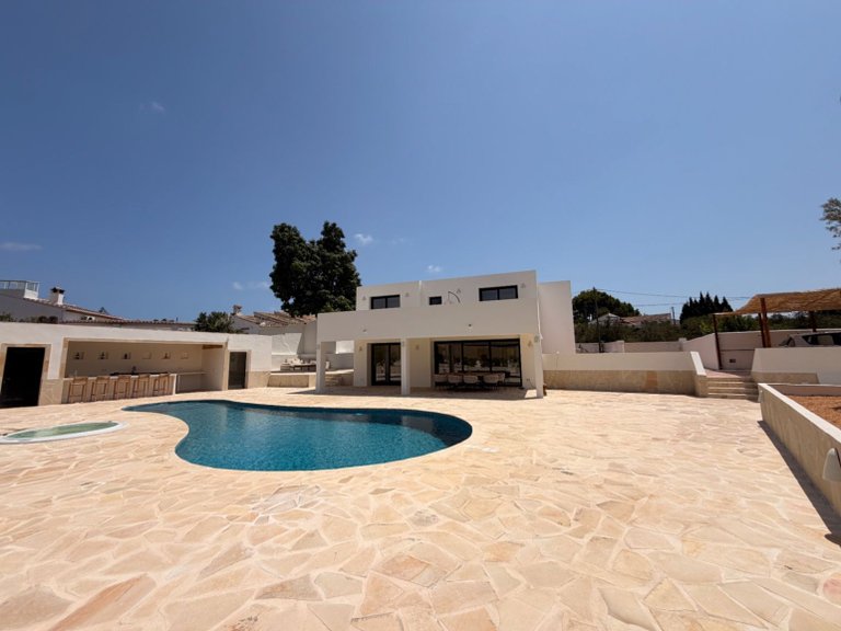 Villa for Sale in Northern spain, Ansoain, Navarra 2