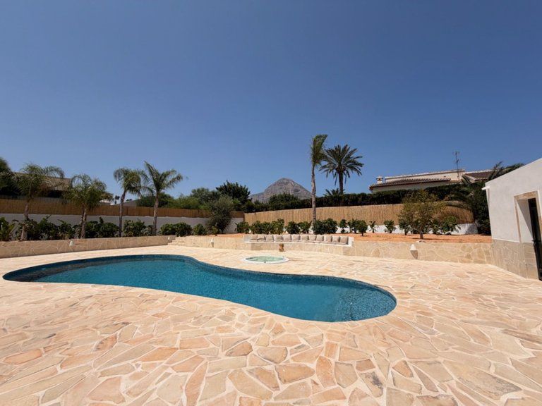 Villa for Sale in Northern spain, Ansoain, Navarra 30