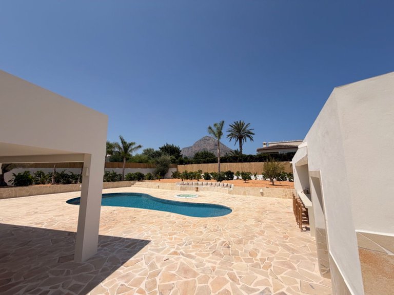 Villa for Sale in Northern spain, Ansoain, Navarra 42