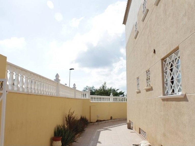 Villa for Sale in Costa Blanca Torrevieja, Alicante 29