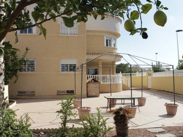 Villa for Sale in Costa Blanca Torrevieja, Alicante 9