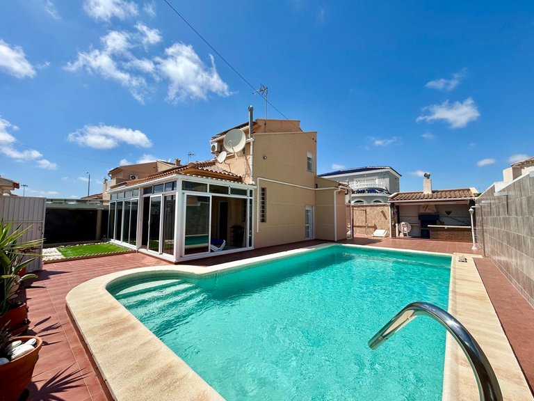 Villa for Sale in Costa Blanca Torrevieja, Alicante 1
