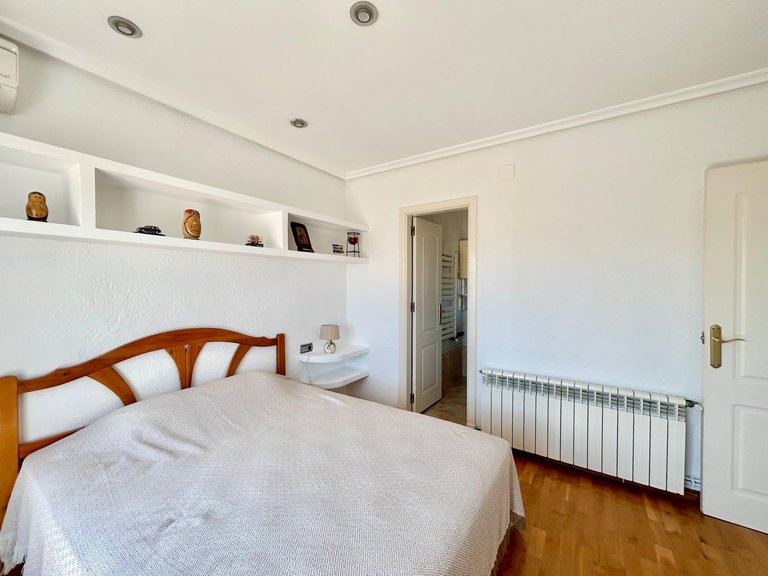 Villa for Sale in Costa Blanca Torrevieja, Alicante 25