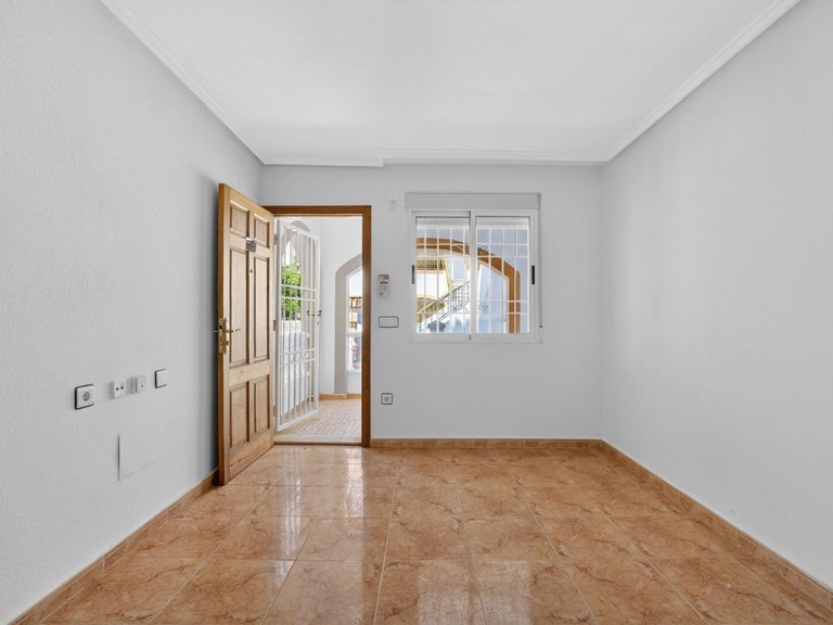 Apartment for Sale in Torrevieja, Alicante 10