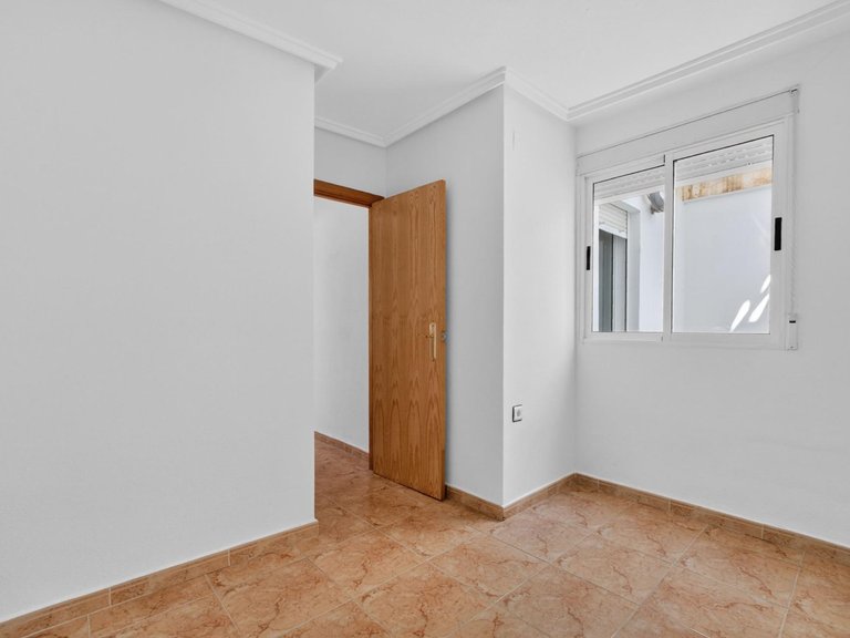 Apartment for Sale in Torrevieja, Alicante 20