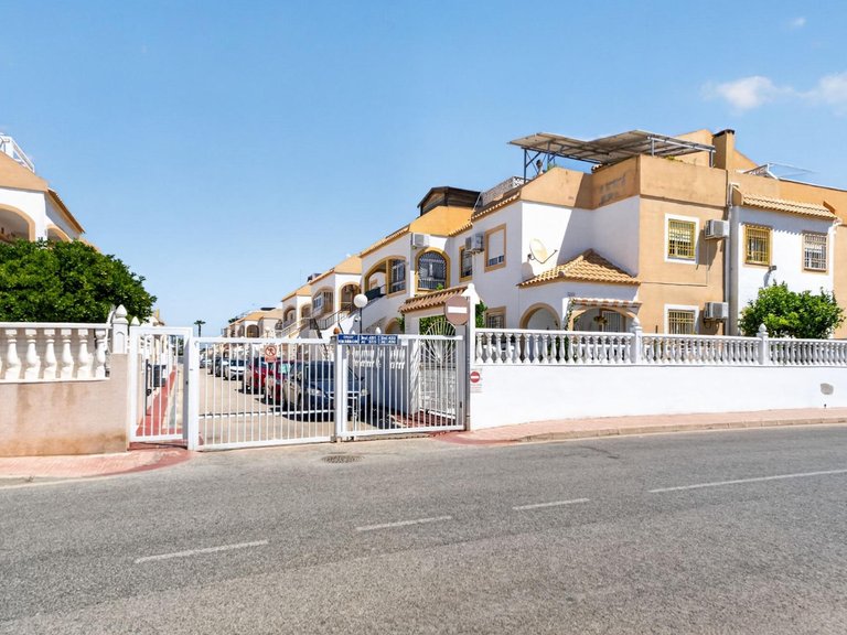 Apartment for Sale in Torrevieja, Alicante 25