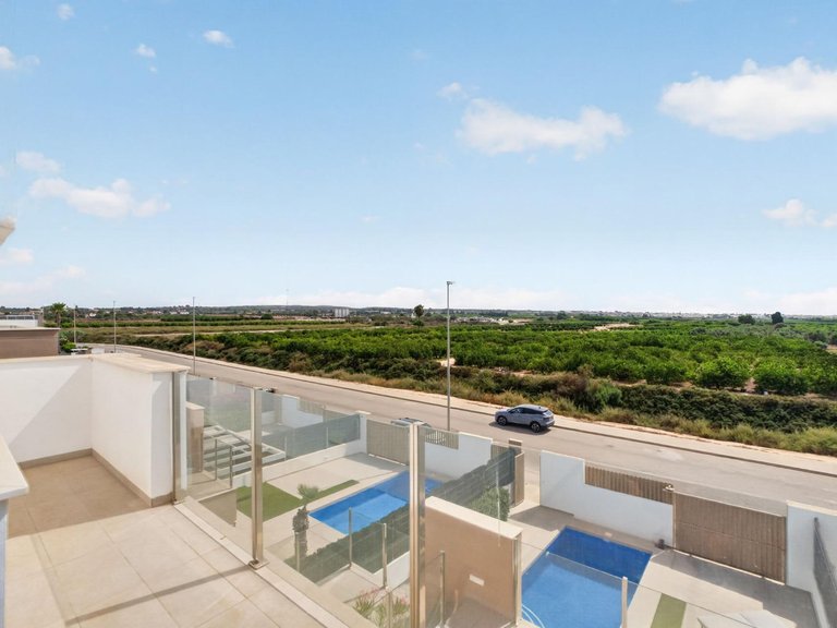 Villa for Sale in Guardamar Del Segura, Alicante 40