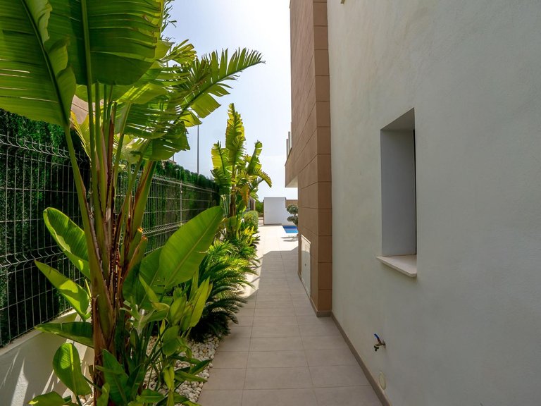 Villa for Sale in Guardamar Del Segura, Alicante 47