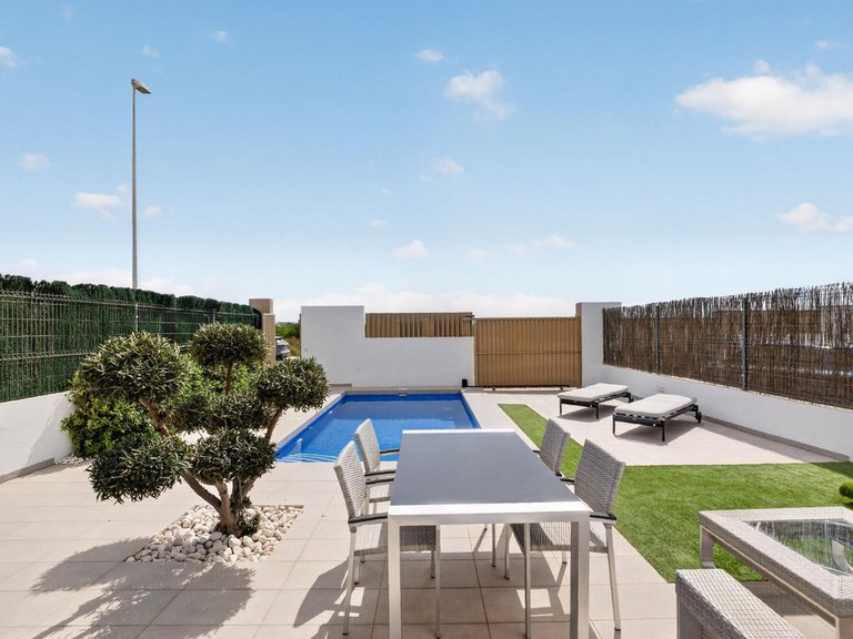Villa for Sale in Guardamar Del Segura, Alicante 48