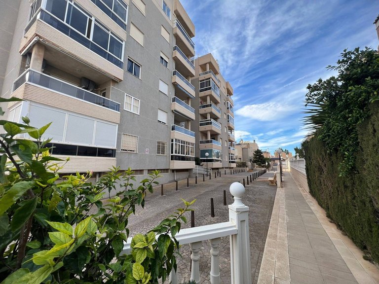 Apartment for Sale in Torrevieja, Alicante 28