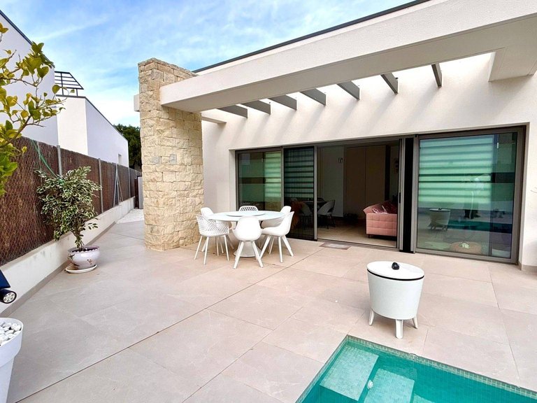 Villa for Sale in Inland San Miguel De Salinas, Alicante 2