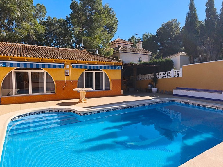 Villa for Sale in Costa Blanca Torrevieja, Alicante 1