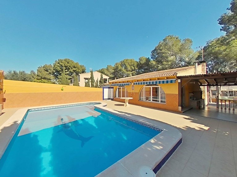 Villa for Sale in Costa Blanca Torrevieja, Alicante 2