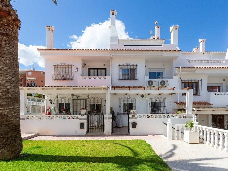 Villa for Sale in Costa Blanca Torrevieja, Alicante 2