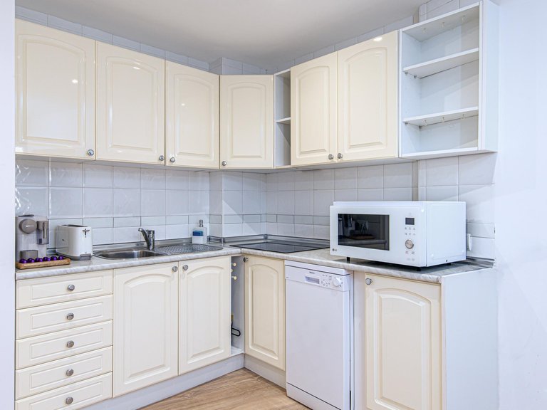 Fully renovated flat with sea views for seasonal rental in Paguera - RENTED FROM APRIL TO NOVEMBER , Calvià, Baleares 10