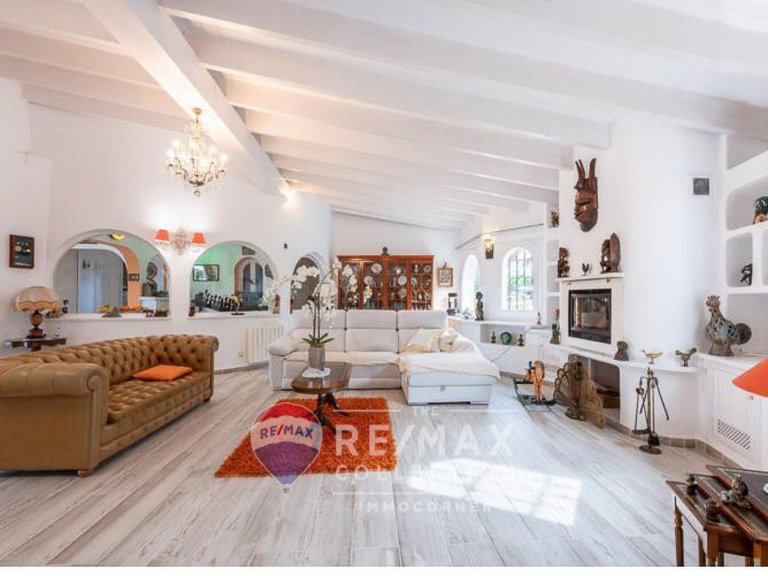 Bright villa with garden, terraces with porch and pool in Nova Santa Ponsa , Calvià, Baleares 1